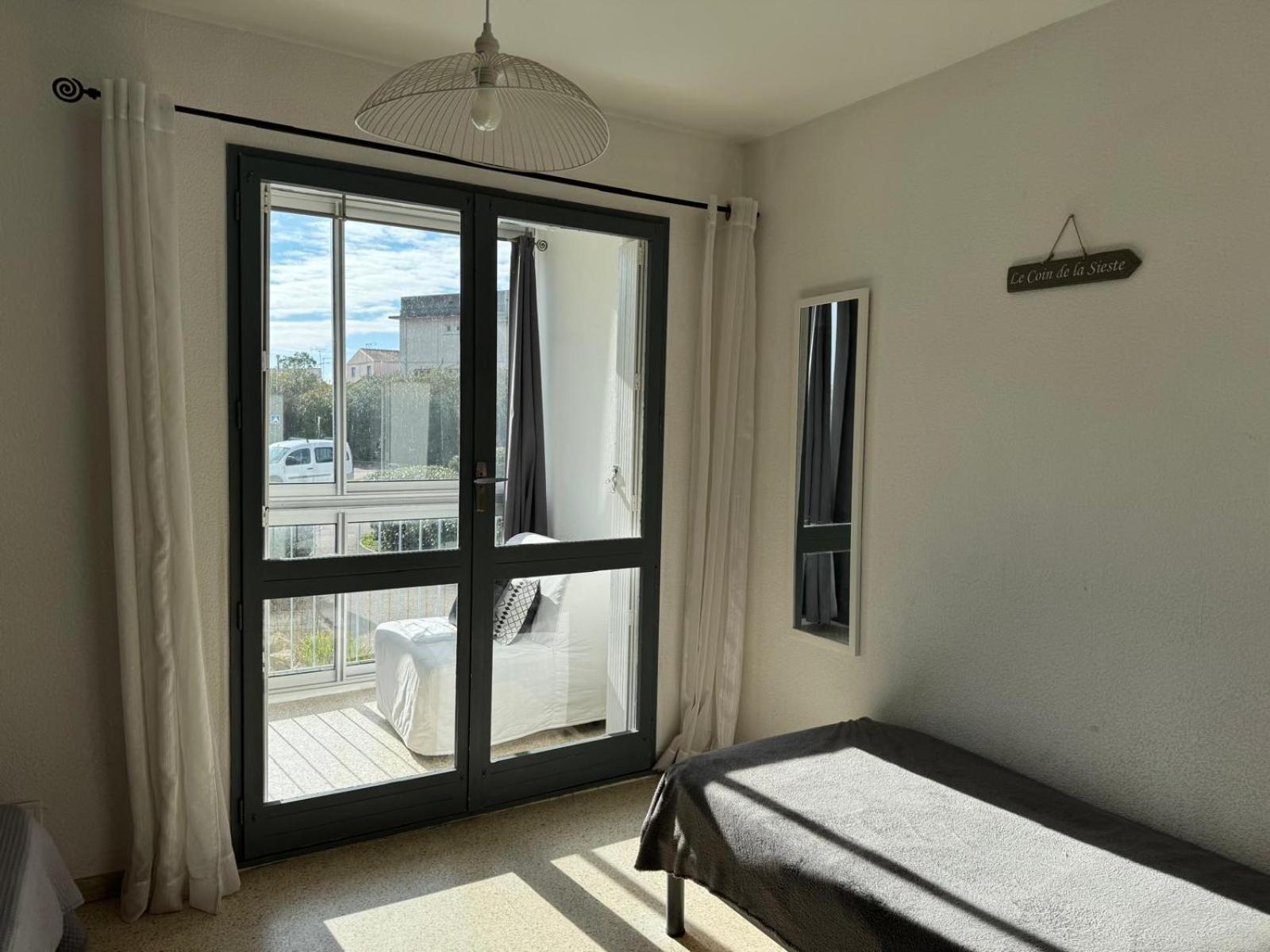 Sol-Y-Days Goelette, Agreable Appartement En Rdc Avec Parking, Proche Du Centre-Ville Et De La Plage Le Grau-du-Roi Bagian luar foto